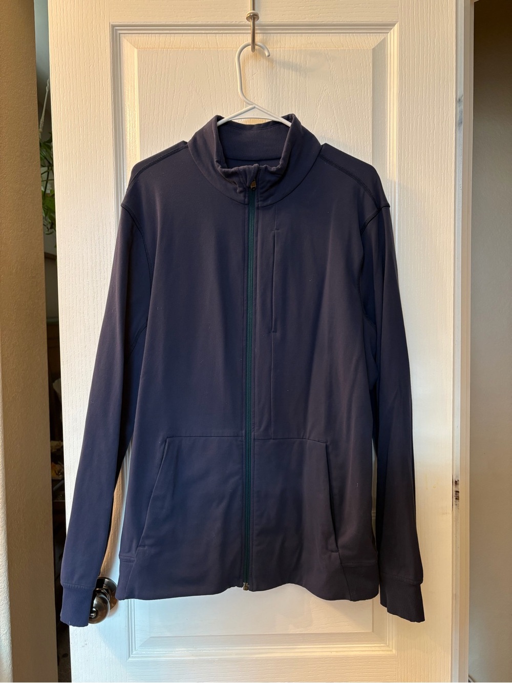 lululemon athletica Men's Navy Lightweight Full-Zip Jacket